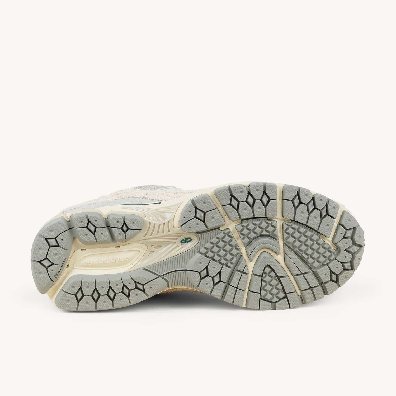 Sneakers Femme NEW BALANCE M2002 Beige