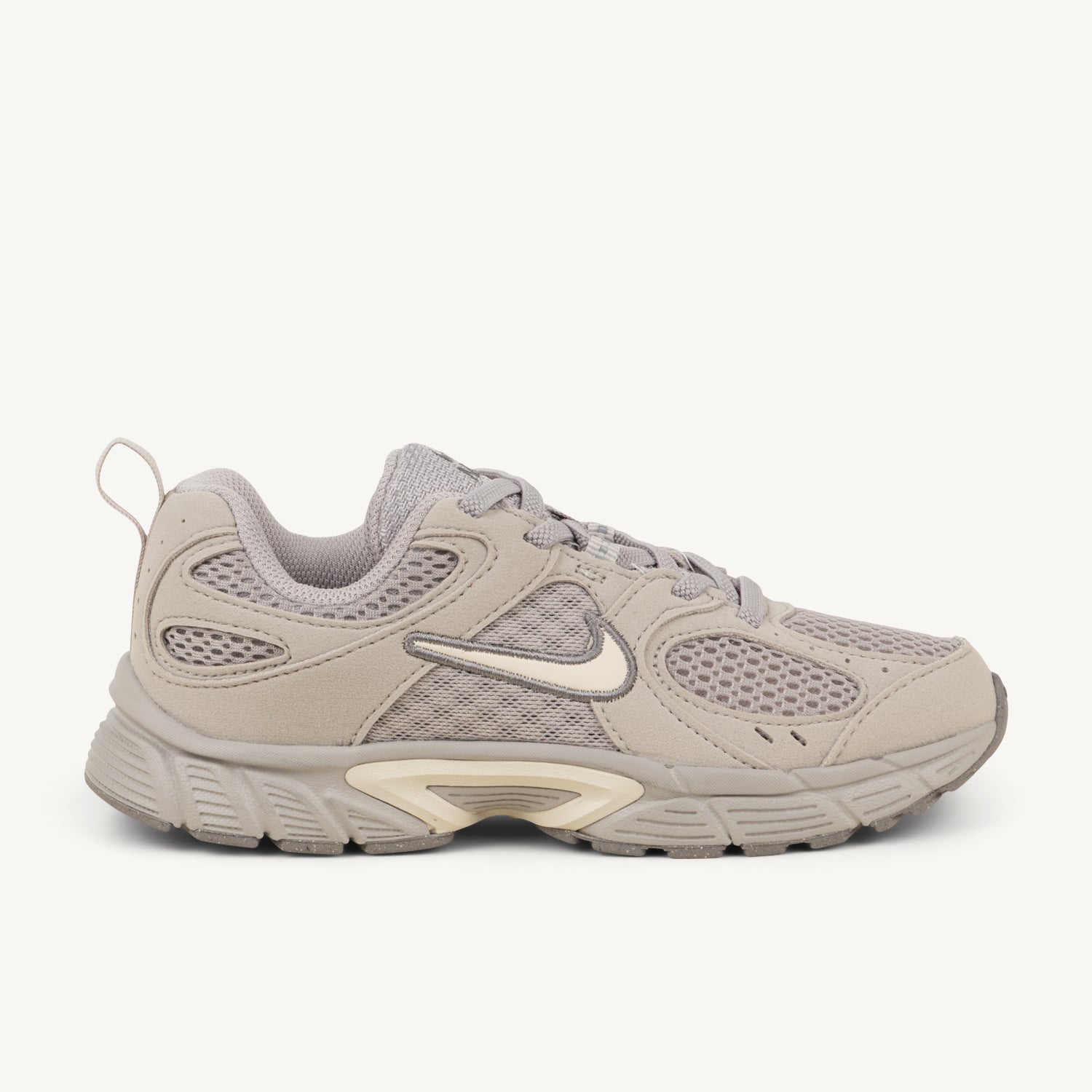 Sneakers Enfant NIKE V5 RNR SUEDE Gris