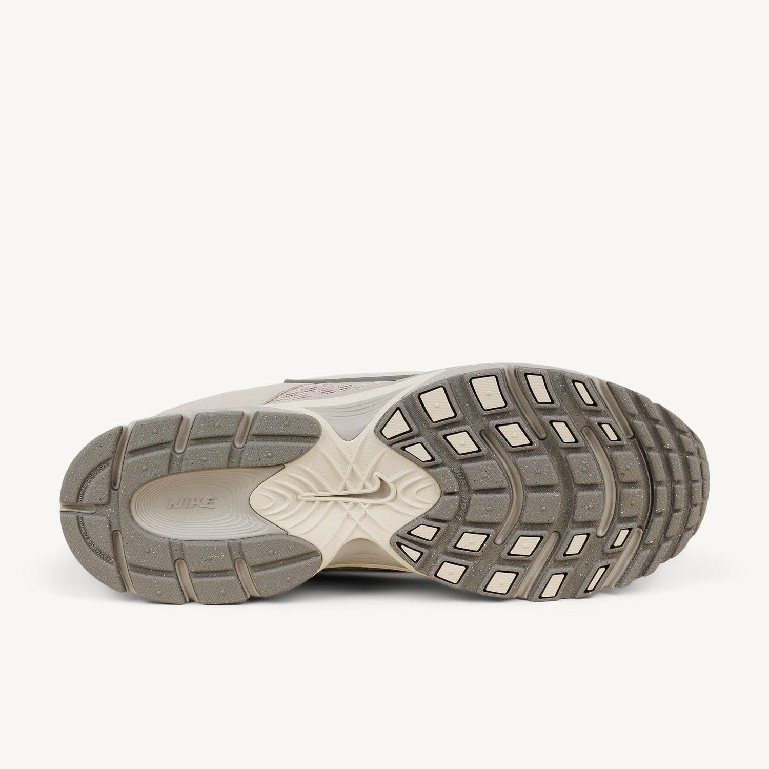 Sneakers Homme NIKE V5 RNR SUEDE Gris
