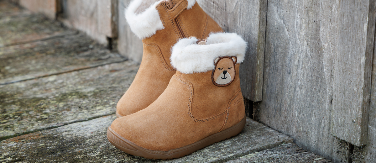 paire de bottines fourrées de la marque geox couleur camel