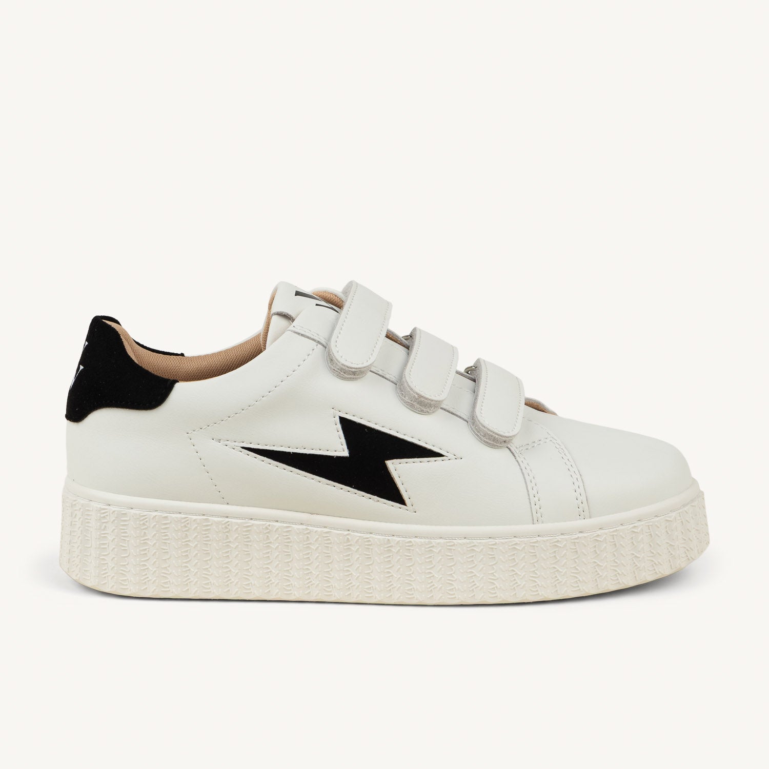 Baskets Femme VANESSA WU BK2553   VICKY Blanc