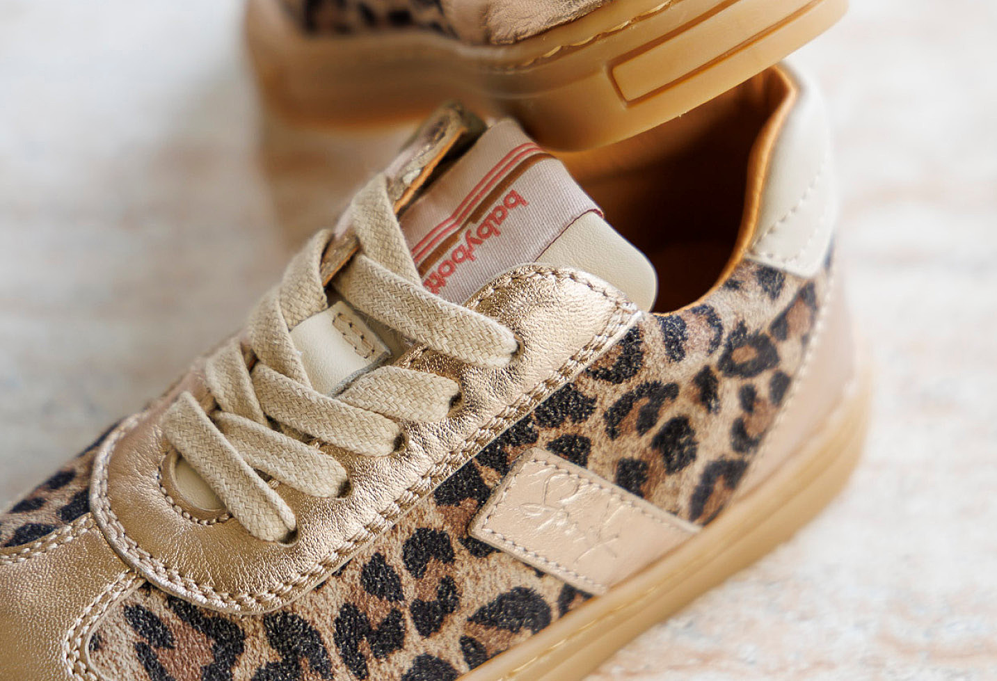 Motifs animaux pour fille  - Des chaussures qui rugissent de style